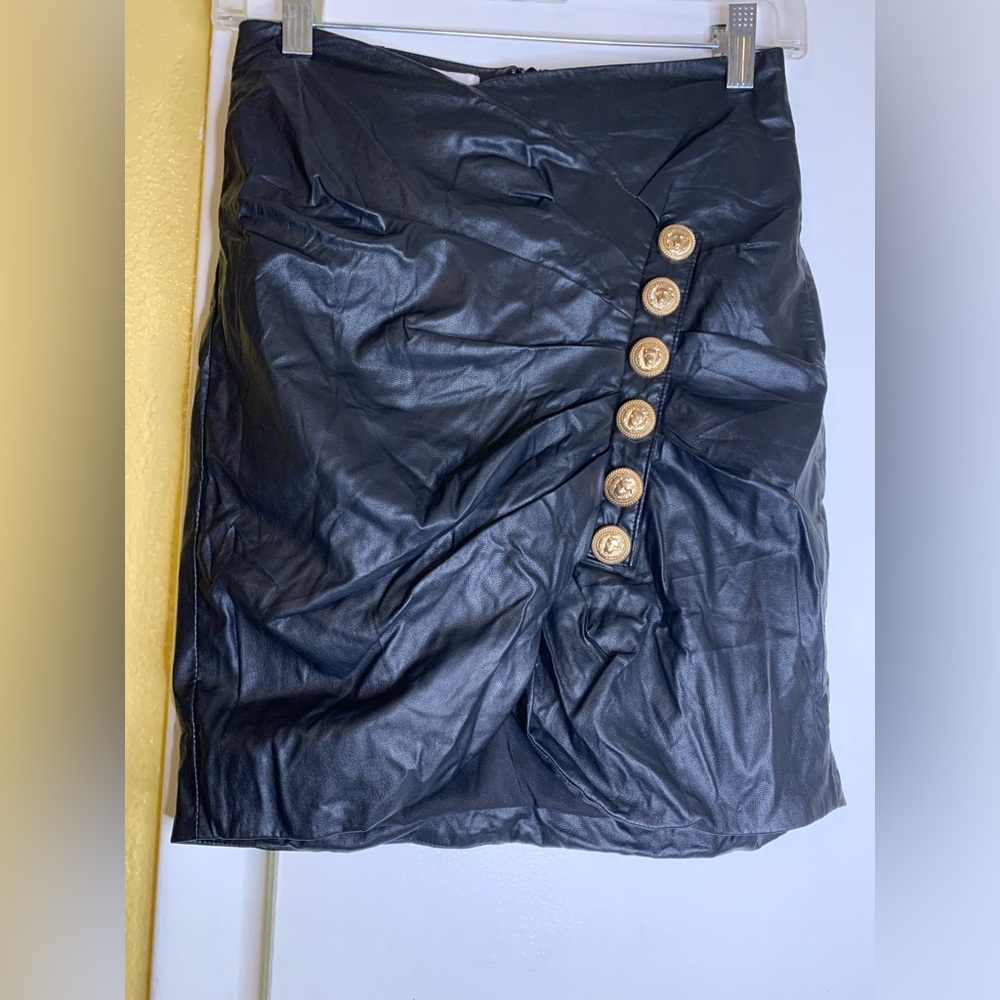Black Button-Detail Midi Skirt